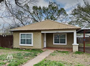 320 N Main St, Springtown, TX 76082