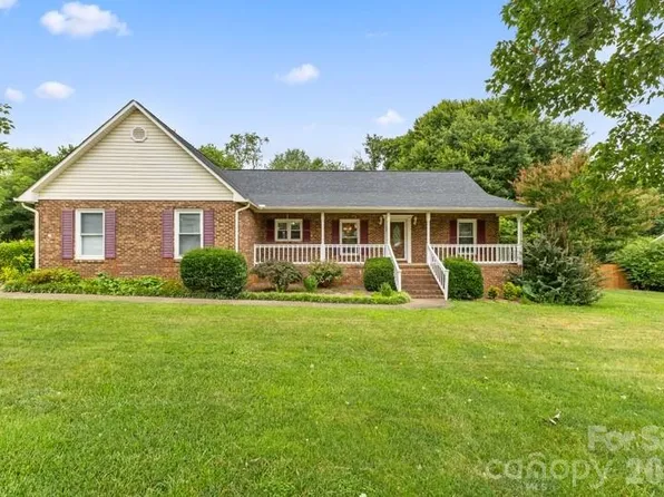 105 Spurgen Dr, Kings Mountain, NC 28086