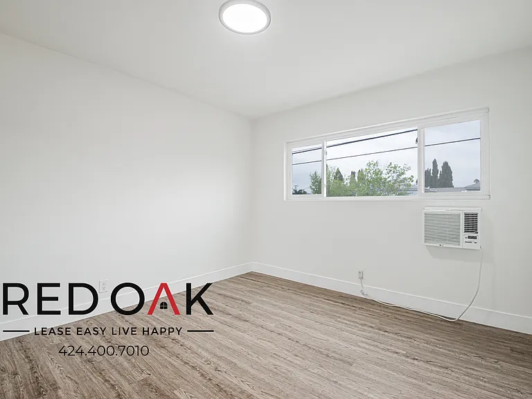 4070 Venice Blvd #9 — Photo 1
