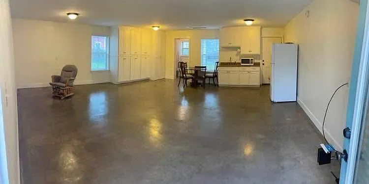 910 Lewis Dr — Photo 3