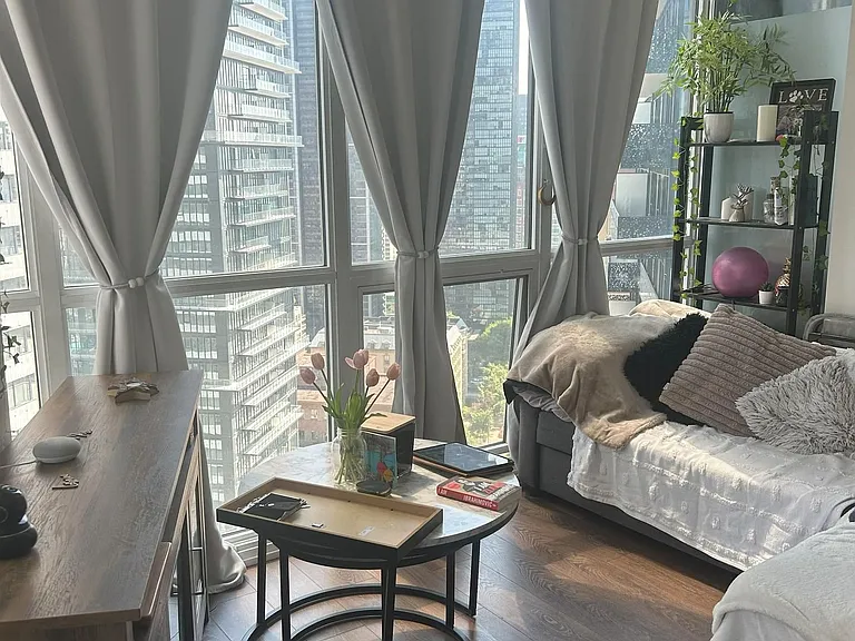 45 Charles St E #2709 — Photo 10