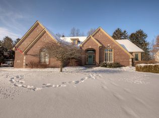1721 Mist Wood Dr, Howell, MI