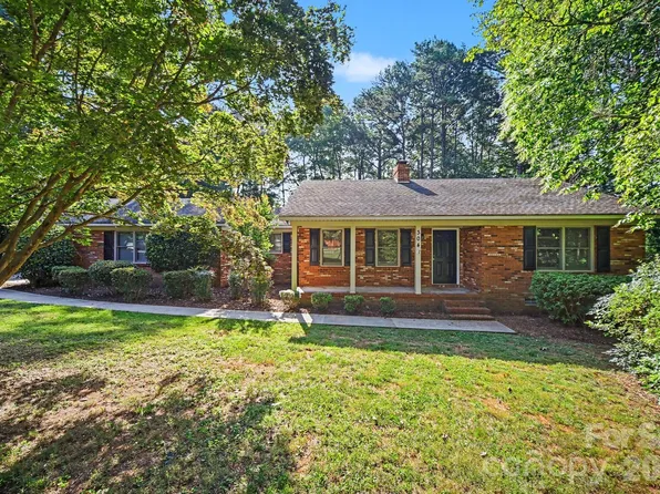 304 Julia Dr, Lincolnton, NC 28092