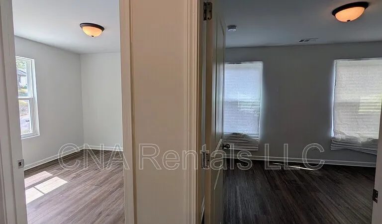 2367 Summit Ave — Photo 18
