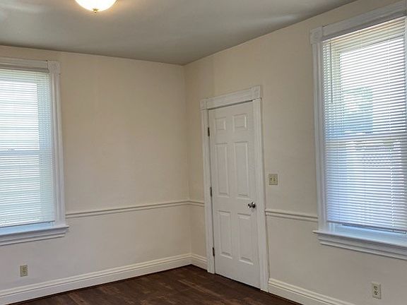 4th image of 1339 Elm St