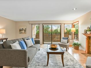 2020 NW 195th St APT 102, Shoreline, WA 98177