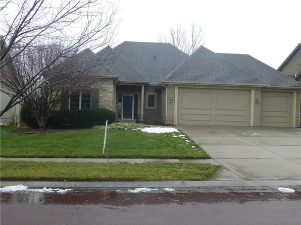 9007 W 159th Ter, Overland Park, KS 66085