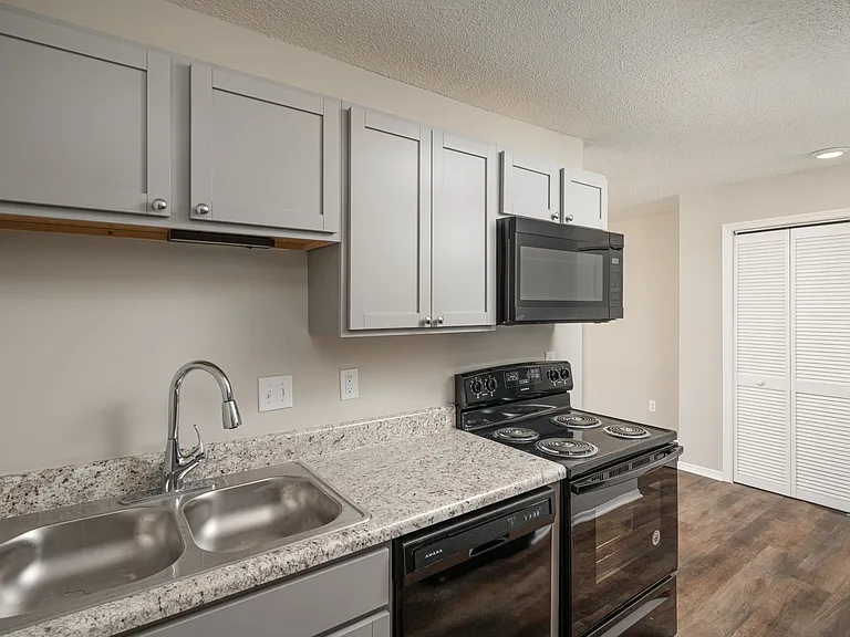 Vandergriff Village by Callio Properties — Photo 36
