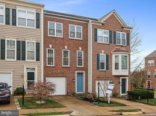 6413 Hawk View Ln, Alexandria, VA 22312