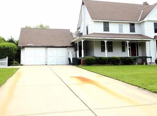 16735 Grandview St, Overland Park, KS 66085