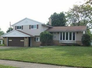 7553 Daytona Dr, Parma, OH 44134