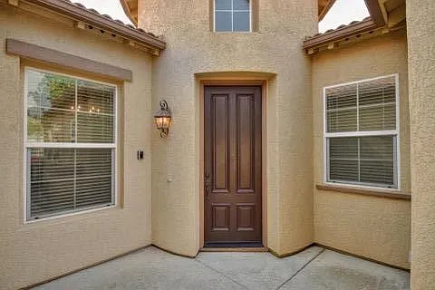 5 bed, 2632 sqft, $4,900 — Photo 4