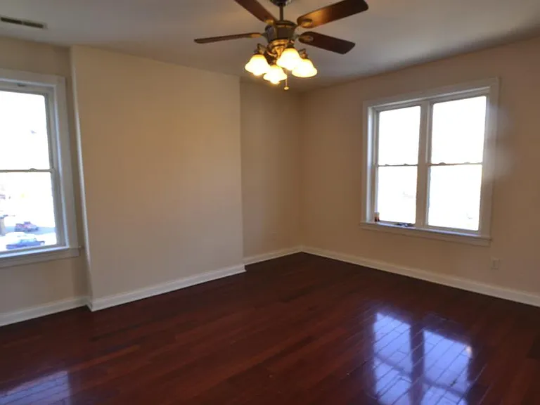 2542 Reading Rd #2 — Photo 2
