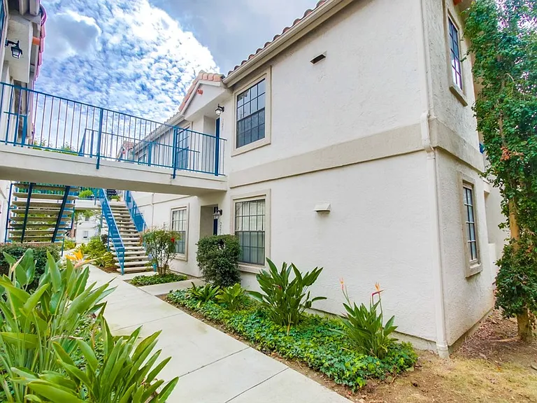 10331 Azuaga St #228 — Photo 2