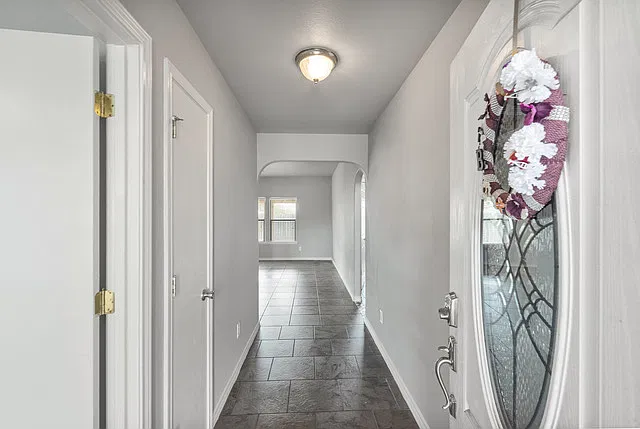 4 bed, 1656 sqft, $2,300 — Photo 2