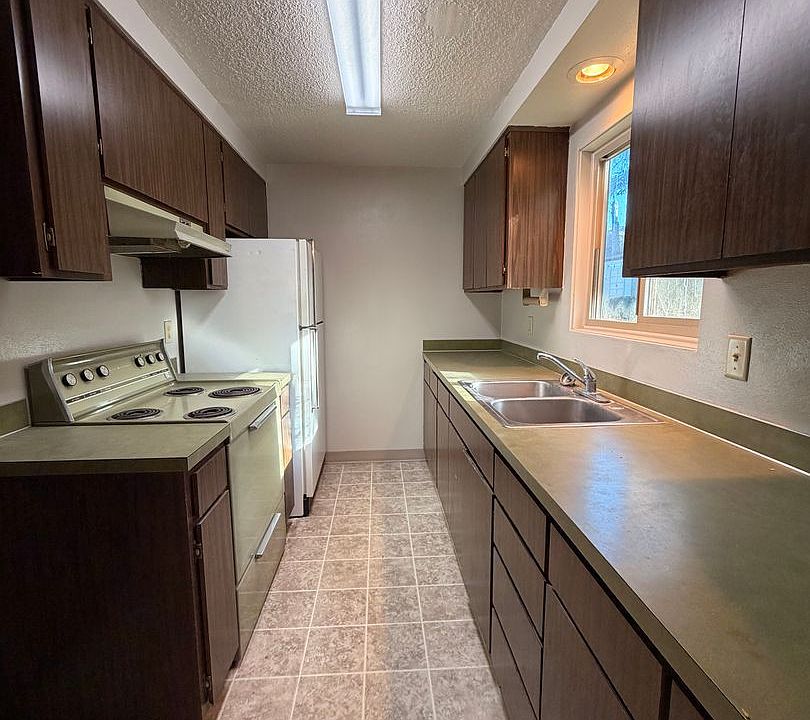 1st image of 1005 Prescott Ln