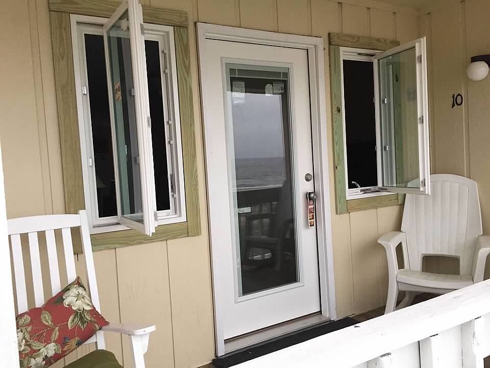 1st image of 445 E Second St