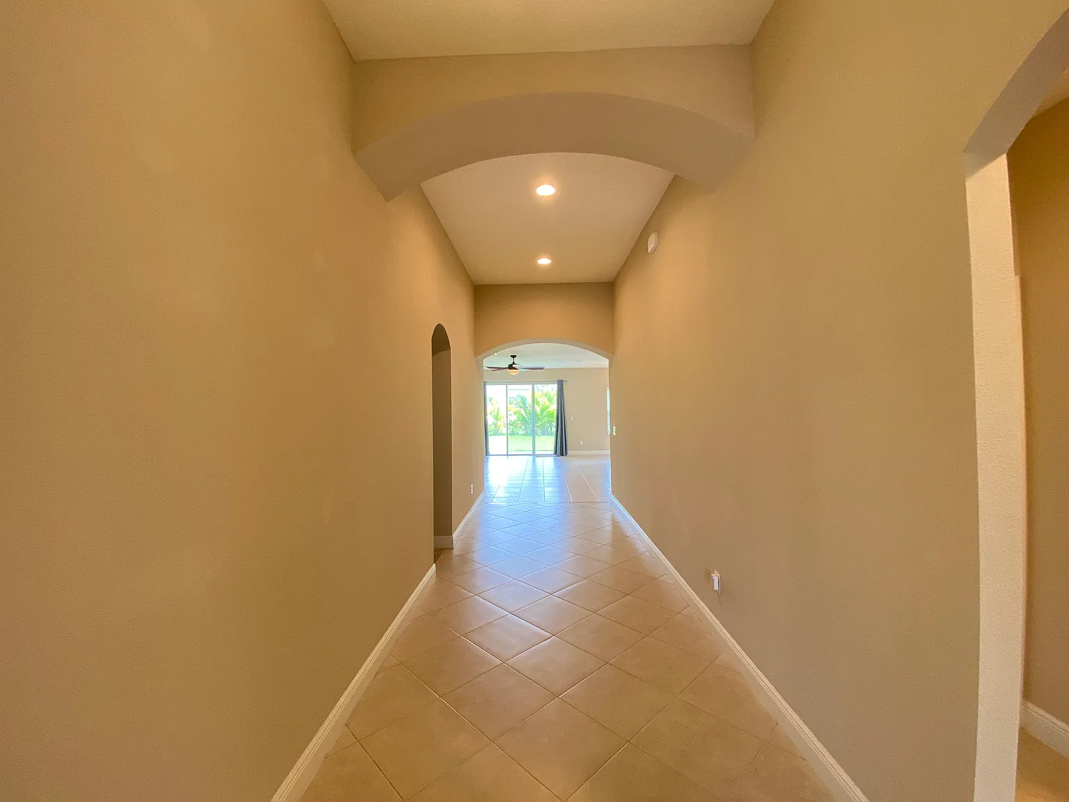 Gorgeous 4/2 In Desirable Location — Photo 3