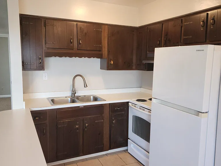 325 Ashlawn Dr #2 — Photo 8