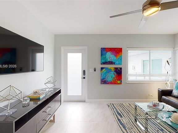 4th image of 508 Hendricks Isle APT 10