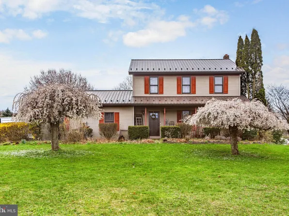 100 Hemlock St, New Columbia, PA 17856