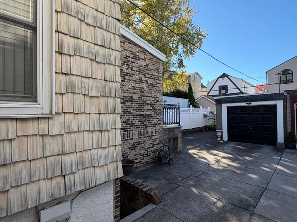 1028 81st Street image 3 of 18