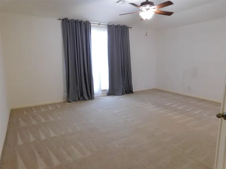 1511 Homewood Cir — Photo 8