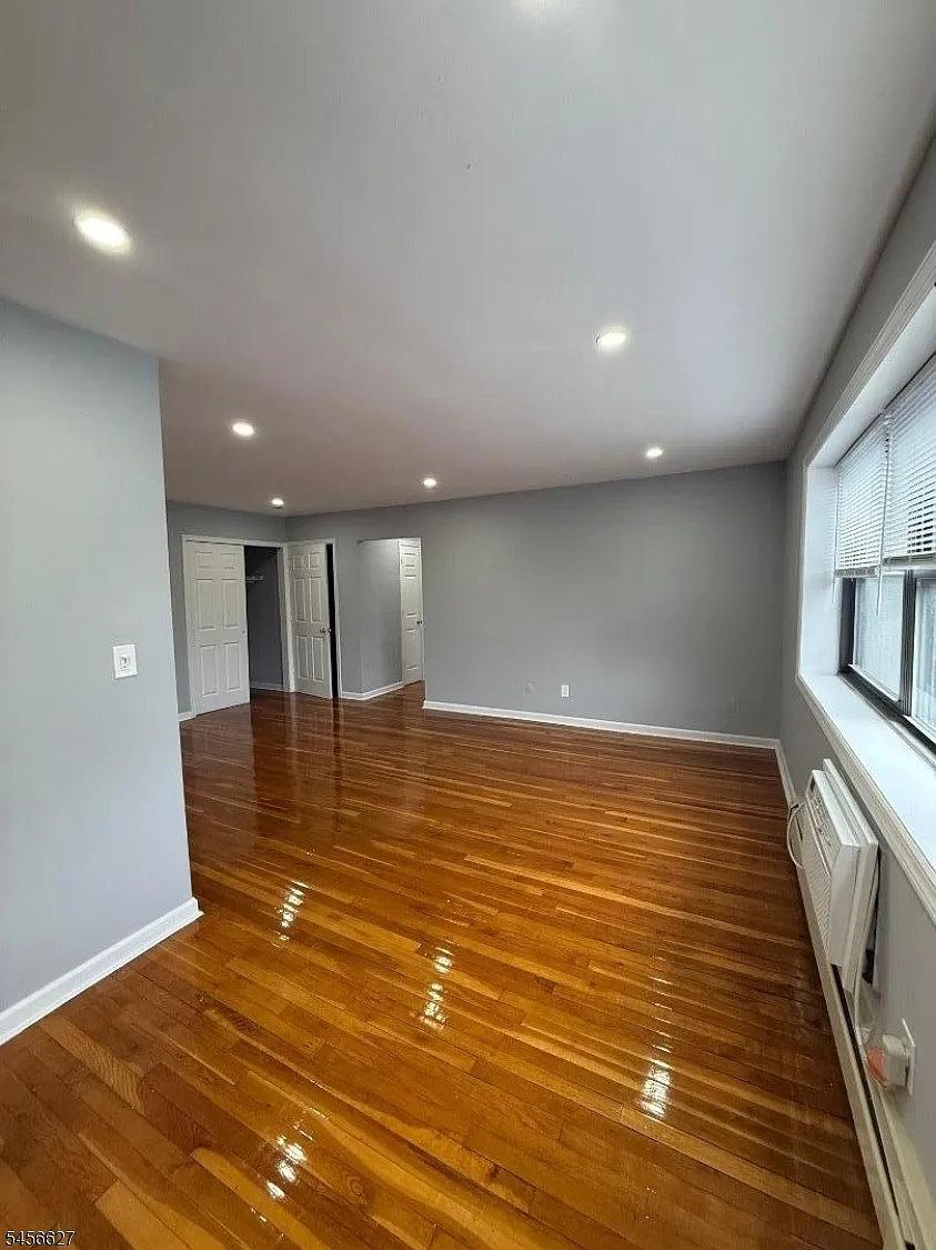 1 bed, 1.0 bath, $1,825 — Photo 2