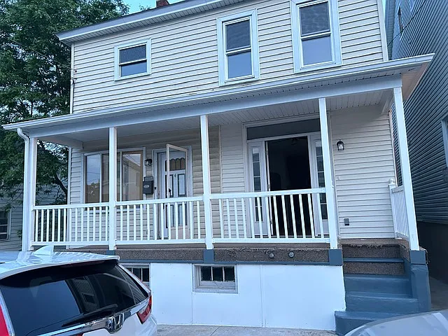 709 Scott St — Photo 6