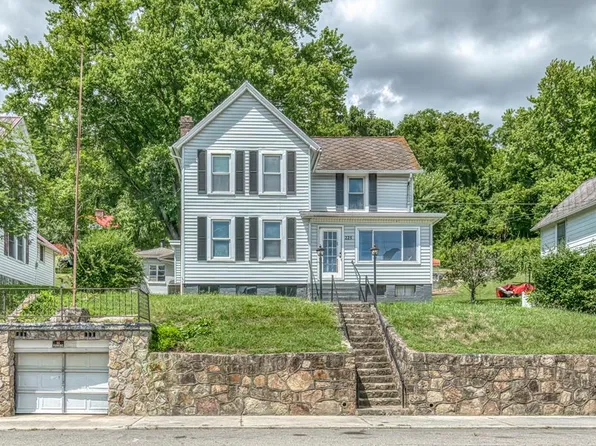 225 W Main St, Saltville, VA 24370