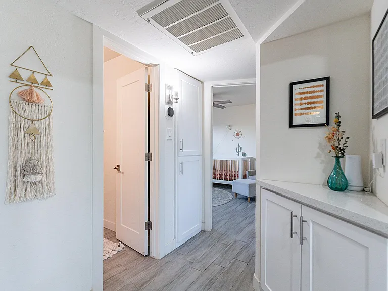 4724 E Polk St — Photo 18