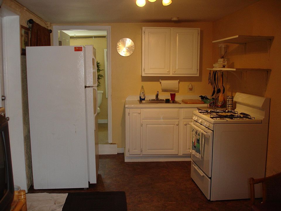 2nd image of 43 Palm Dr