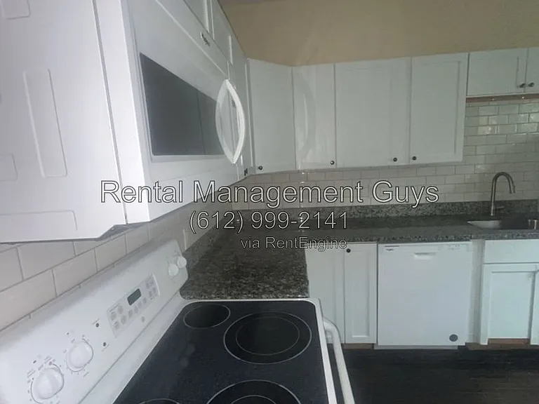1914 Russell Ave N — Photo 11