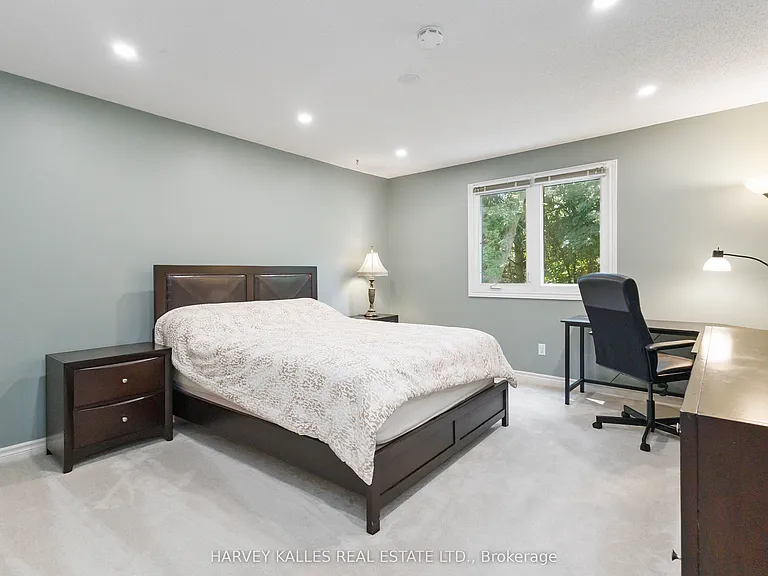 223 Sunnyside Dr — Photo 35