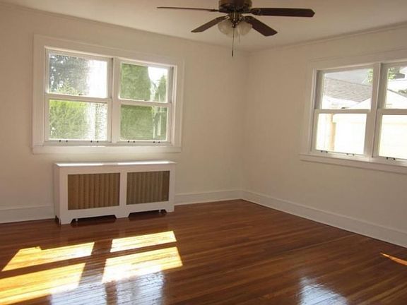5th image of 168 Fairview Ave #1