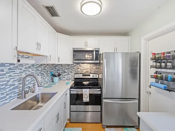 1429 Tropic TER, NORTH FORT MYERS, FL 33903