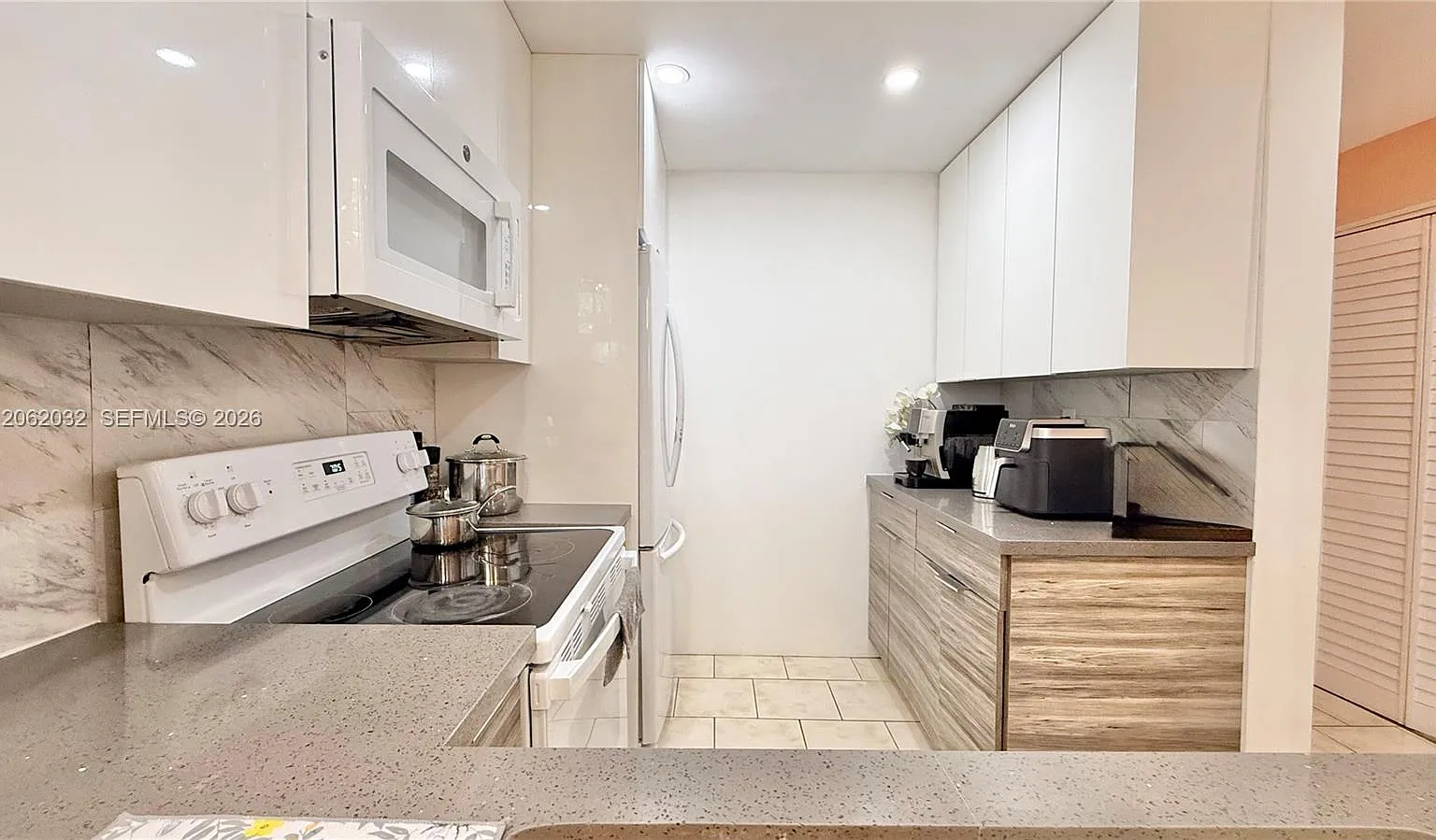 Dixiana Condo — Photo 4