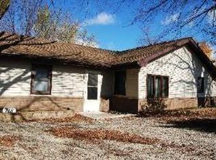 718 E North St, Lockport, IL 60441