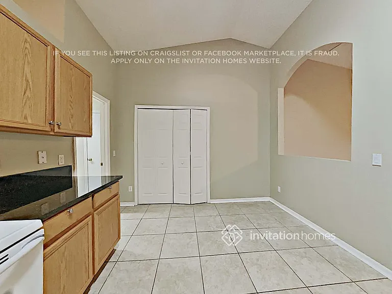 720 SE Lansdowne Ave — Photo 8
