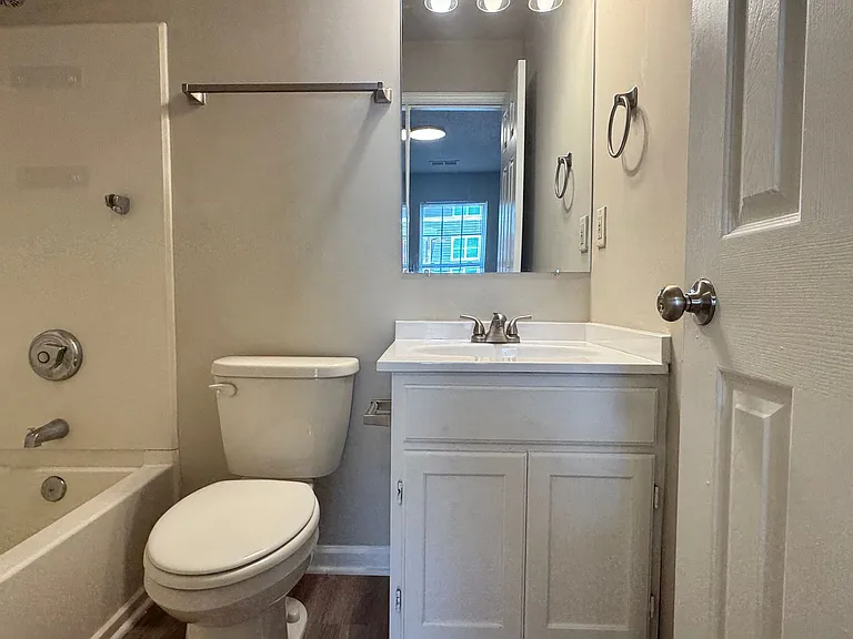 1911 Walker Ave #F — Photo 16