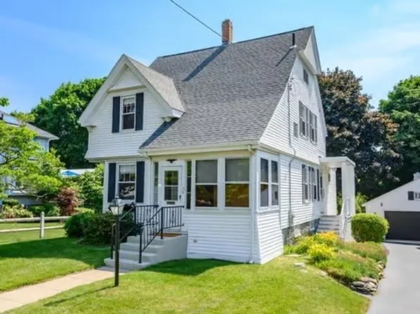 33 Pleasant St, Whitman, MA 02382