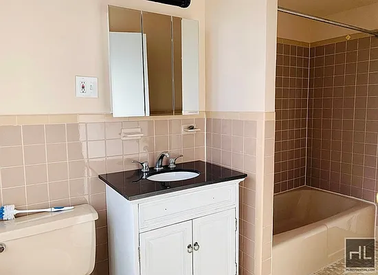 Rented by Highline Residential | media 9