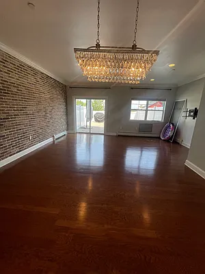 Rented by PMG Real Estate  | media 30