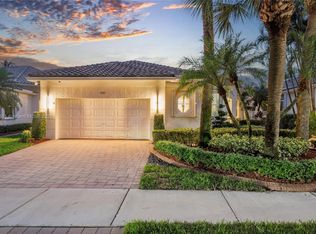 2557 Bay Pointe Dr, Weston, FL 33327