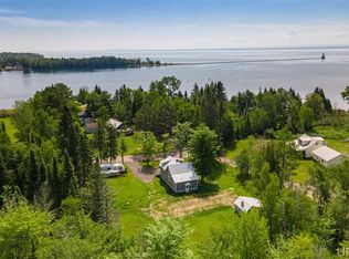 38719 Fishermans Ln, Chassell, MI 49916