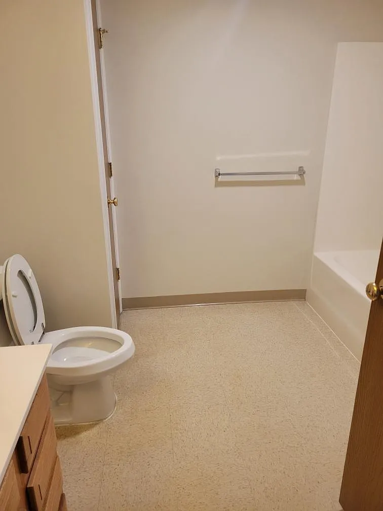 2 bed, 1100 sqft, $2,400 — Photo 1