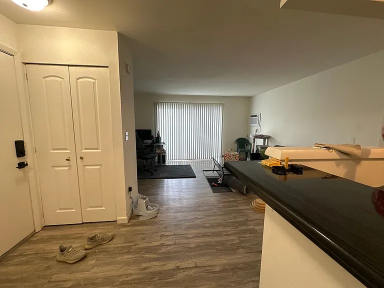 University Park Apartments near Cornell University — Photo 339
