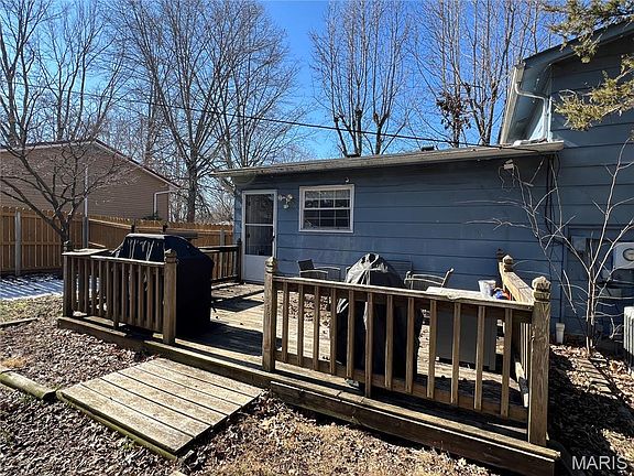 5th image of 404 Fox Creek Rd