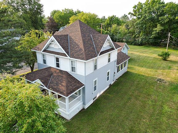 4th image of 418 Worden Avenue