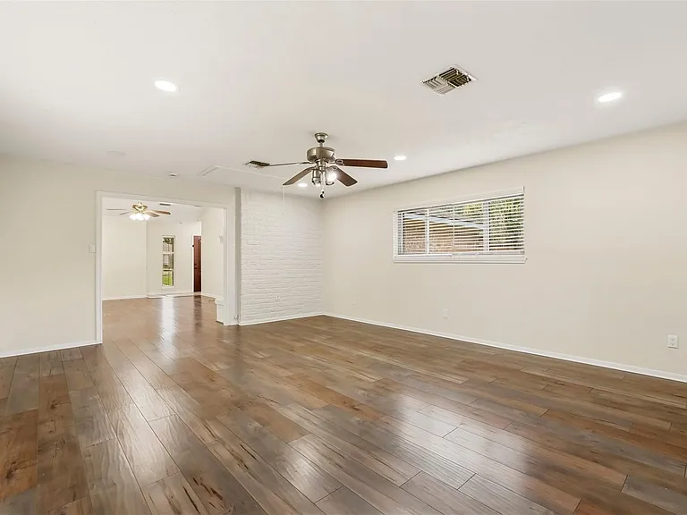 1911 Michele Dr — Photo 14